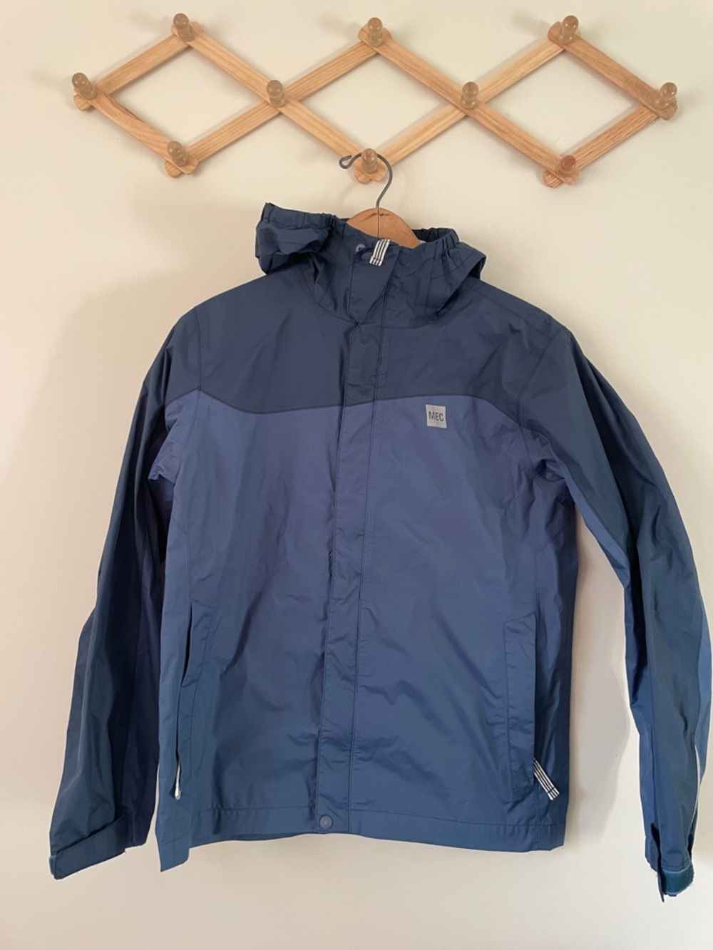 Kids MEC Two-Tone Blue Hooded Rain Jacket size 14